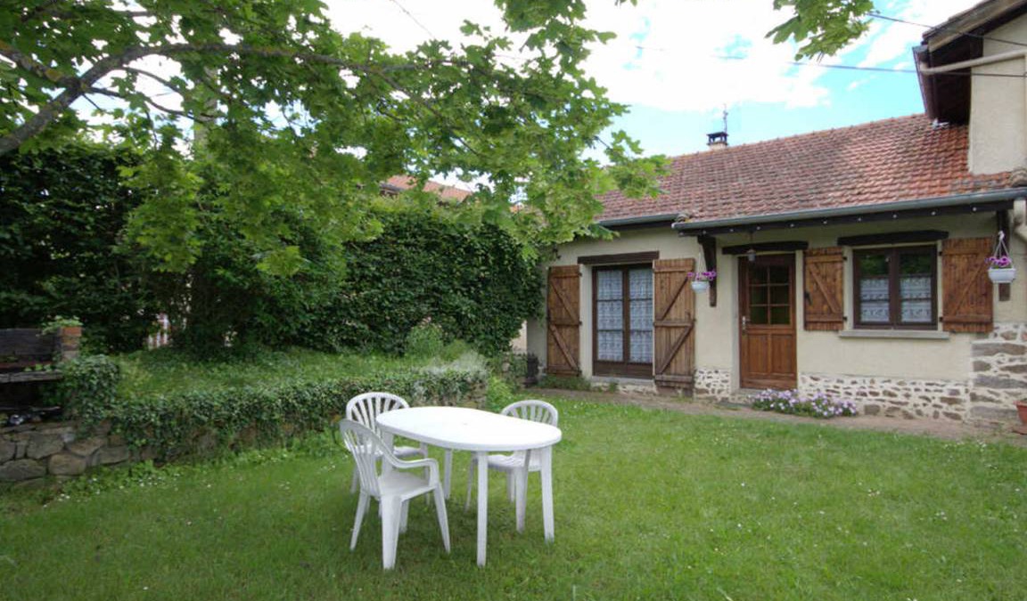 Saint-Medard-en-Forez Cottage | 65 m² Cabin ∙ 2 bedrooms ∙ 4 guests