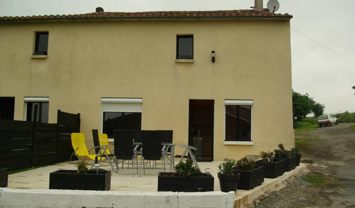 Saint-Mesmin House | 65 m² House ∙ 3 bedrooms ∙ 4 guests