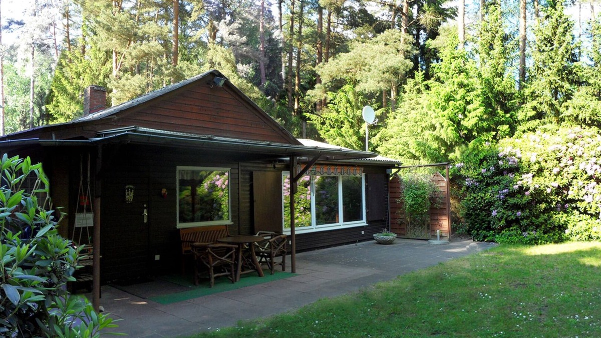 Region Hannover District House | 65 sqm wooden house for 6 people on 1000 sqm of forest land, dogs welcome!