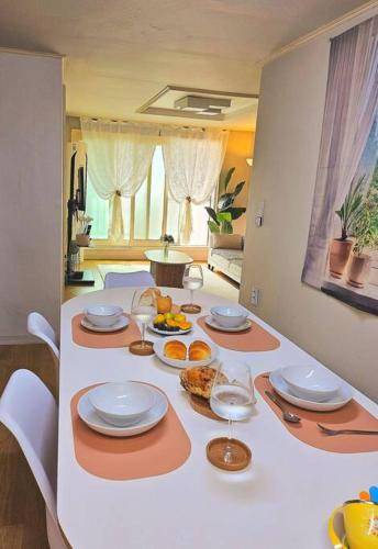 Chunggok-tong Apartment | 66 m² Apartment ∙ 3 bedrooms ∙ 8 guests