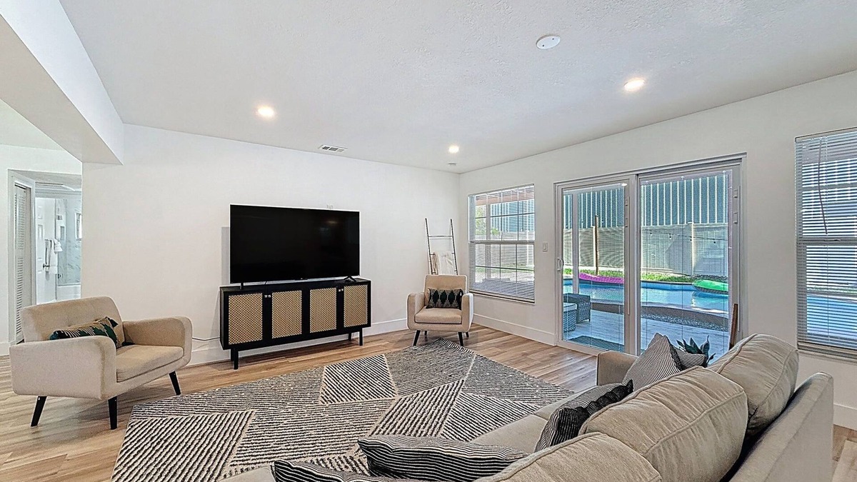 Orient Park House | 6616 Travis Blvd Summ