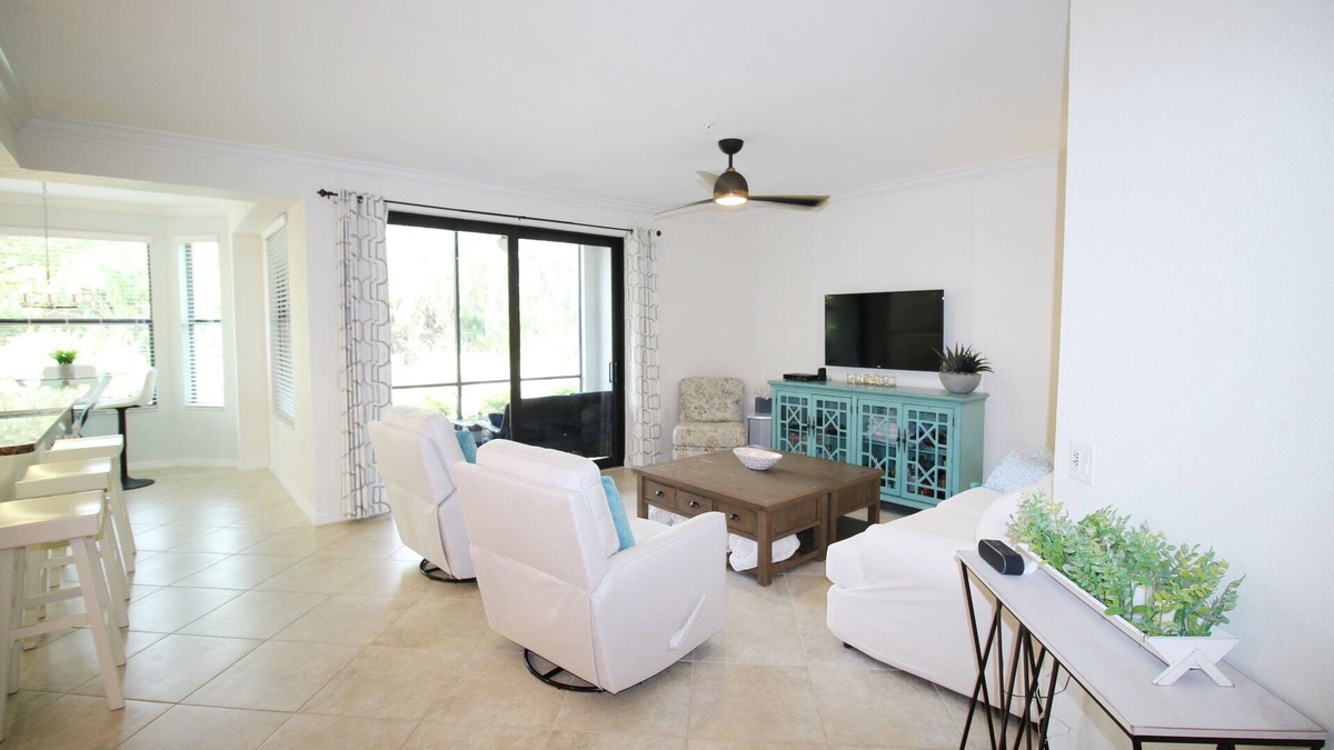 Bradenton Condo | 6715-104 Modern nice Veranda with golf close to the pool