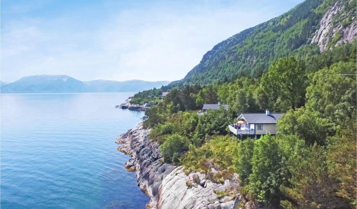 Brekke House | 68 m² House ∙ 3 bedrooms ∙ 6 guests
