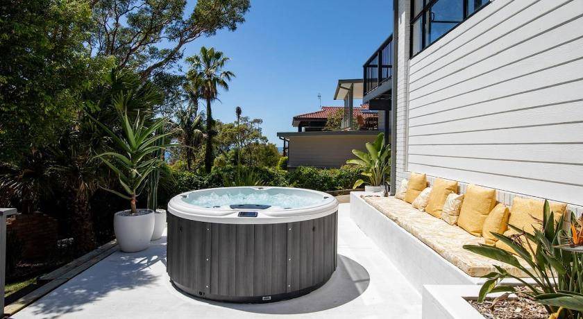 Macmasters Beach House | 696 m² House ∙ 1 bedroom ∙ 12 guests