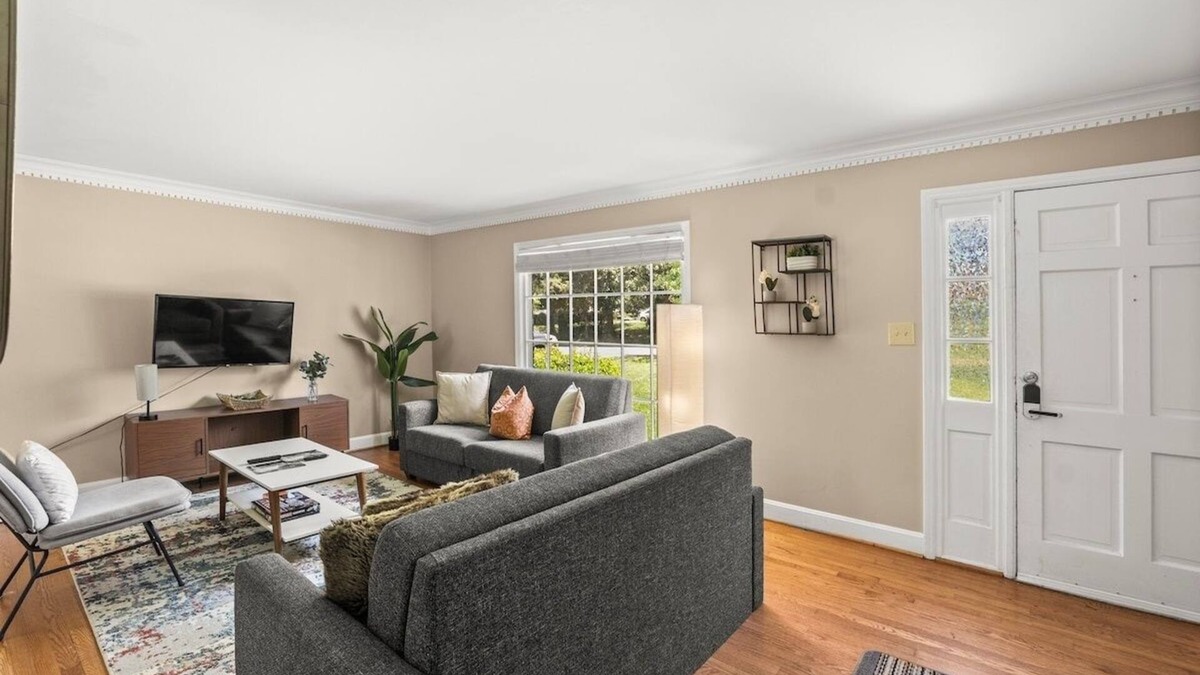 Charlotte House | 6BD Home | BOA, Discovery, Raptor, USNWC & Airport