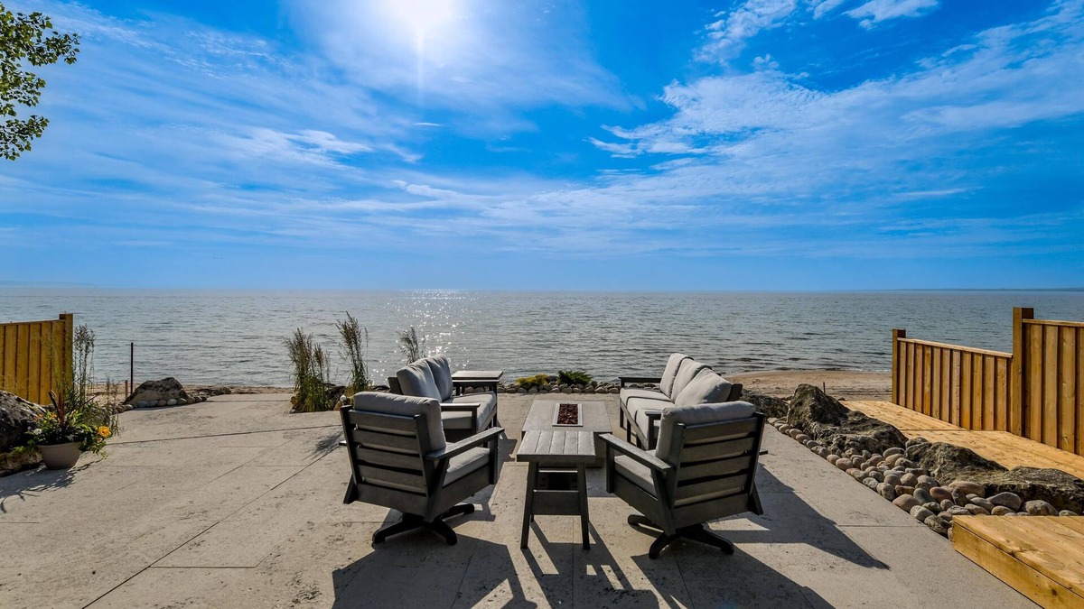 Tiny Cottage | 6bed 5bath brand new beach house in Tiny! West Exposure! Sunsets! Hot tub!