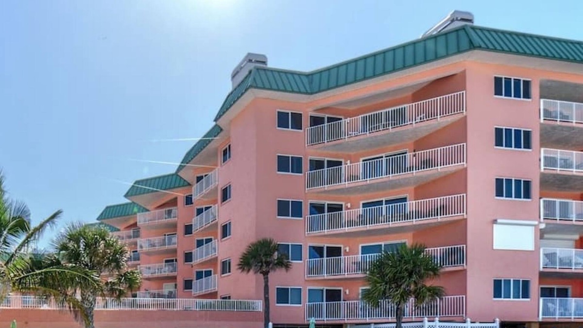 Indian Shores Condo | 6BR,4BACapacity in these 3BR+3BR BEACHFRONT,Updated Condos!POOL,Hot Tub, Grills!