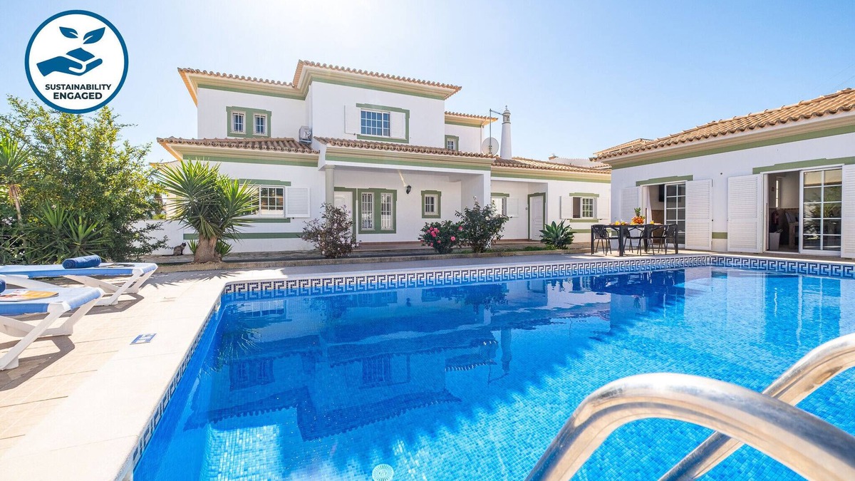 Albufeira Villa | 6BR + Annex, BBQ & Private Pool in Albufeira