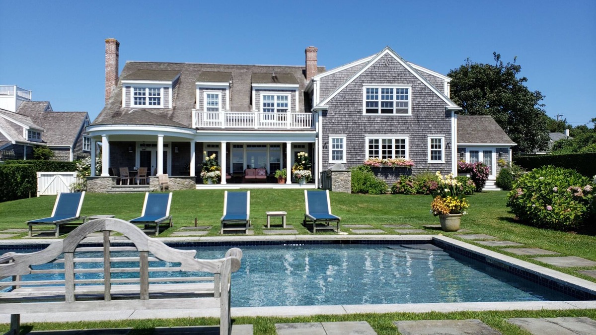 Siasconset House | 6BR family home in the heart of Sconset with heated pool and guest house