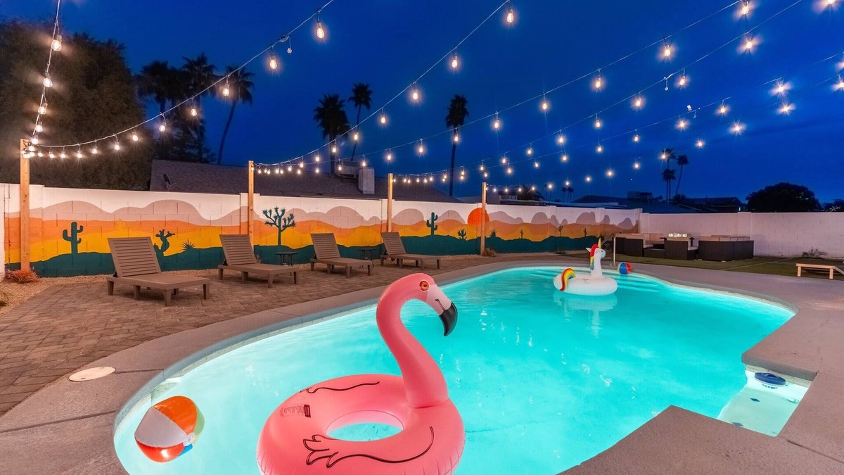Glendale House | 6BR Paradise! Heated Pool | Arcade Room | Firepit