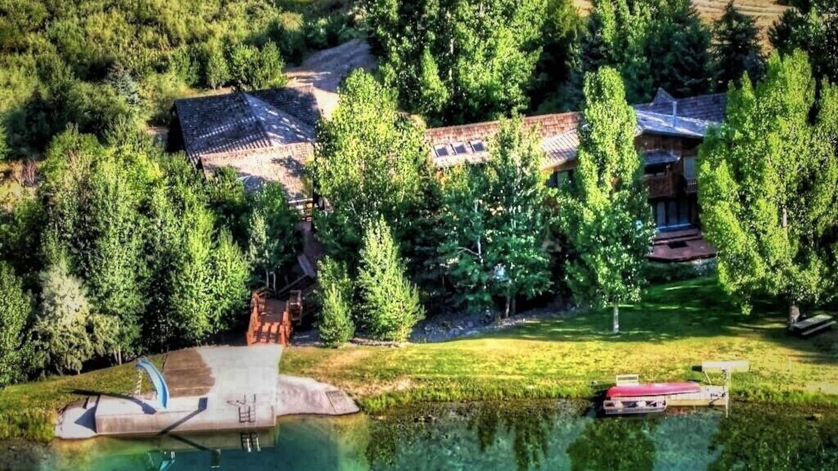 Bone Cabin | 7,000 SQ FT CABIN ON 150 ACRES PRIVACY WITH ITS OWN PRIVATE LAKE.