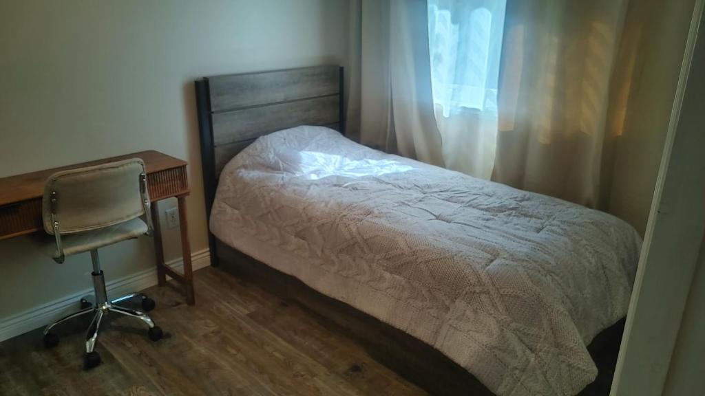 Mackenzie House | 7-11 Cent Upstairs Single 2