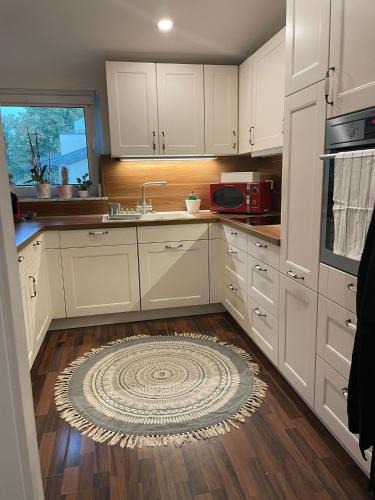 Region Hannover District Apartment | 7-24 Self-Check-In - 120qm - 5 rooms - 2 bathrooms - kitchen - free parking - Yihapartment