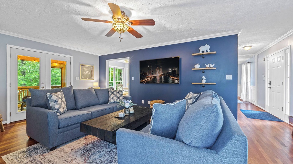 Acworth Apartment | 7.7 mi to LakePoint Sports - Near Historic DT - HotTub