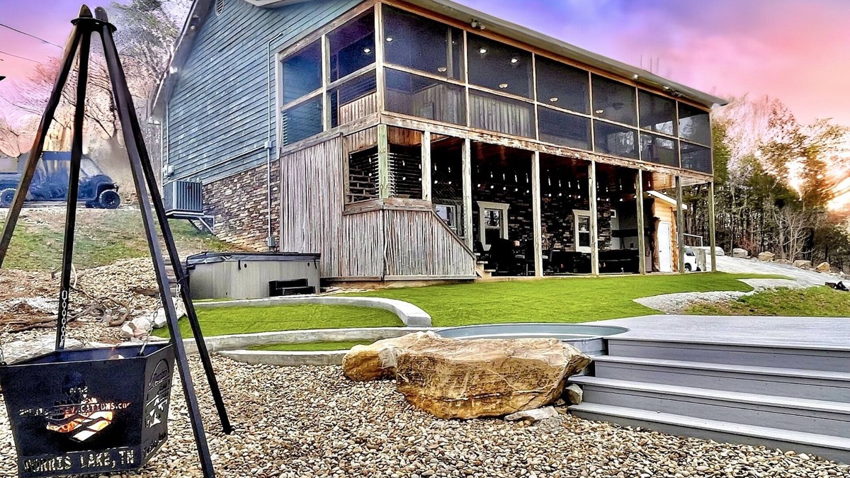 La Follette Cabin | 7 bdrm covered dock, hot tub, cwby pool, sleeps 24, “Mountain Oasis”