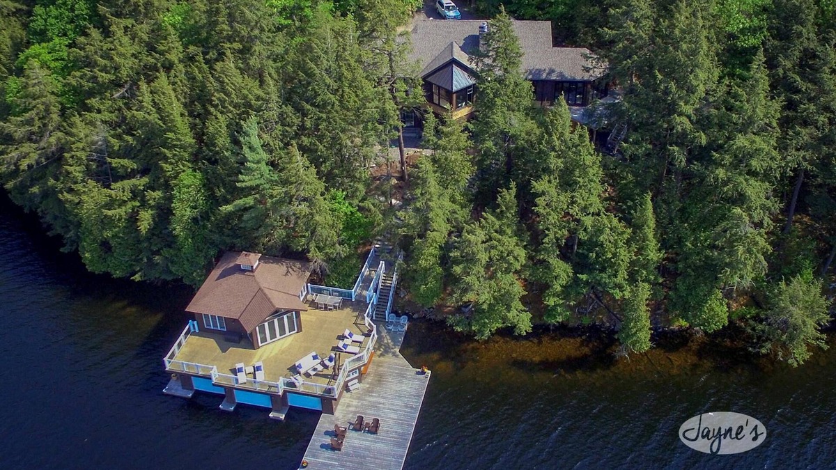 Muskoka Lakes Cottage | 7 bedroom, 5 bath, Sauna, Luxury New Build! Private! Lake Rosseau!
