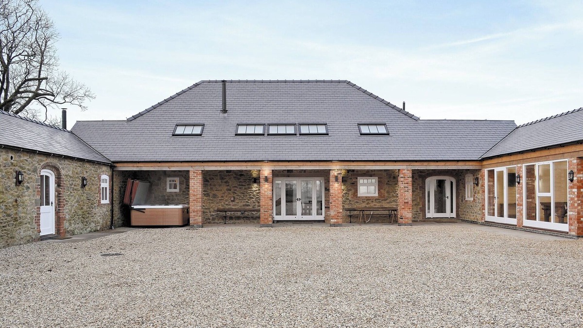 Market Rasen Cottage | 7 bedroom accommodation in North Willingham, near Market Rasen