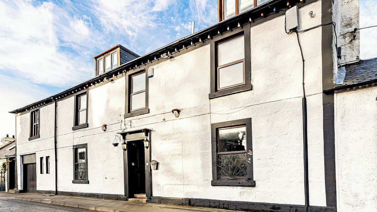Mauchline Cottage | 7 bedroom accommodation in Tarbolton, near Ayr