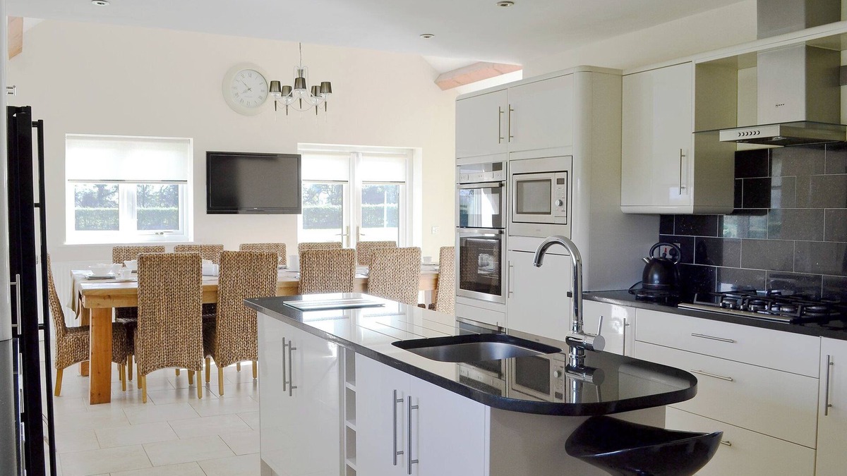 Holywell Cottage | 7 bedroom accommodation in Babell near Holywell, Flintshire