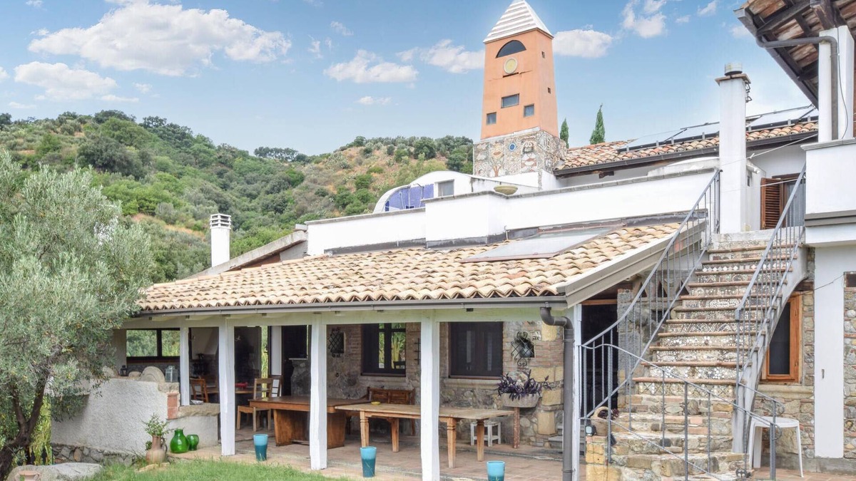Petrizzi House | 7 bedroom amazing home in Petrizzi