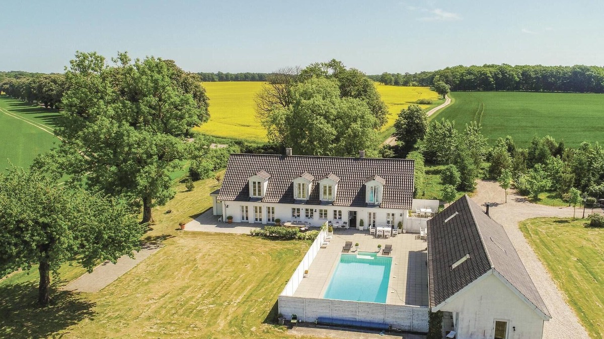 Ryslinge House | 7 bedroom awesome home in ørbæk