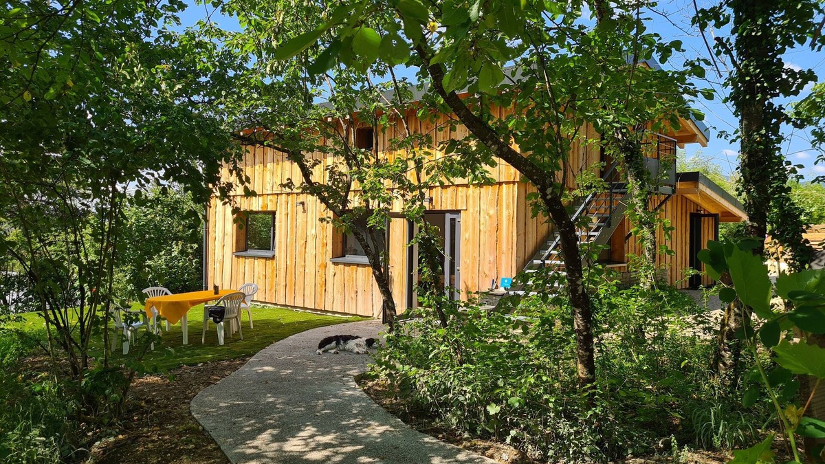 Saint-Paul House | 7-bedroom gîte for 15 people, located in the heart of nature, Savoie
