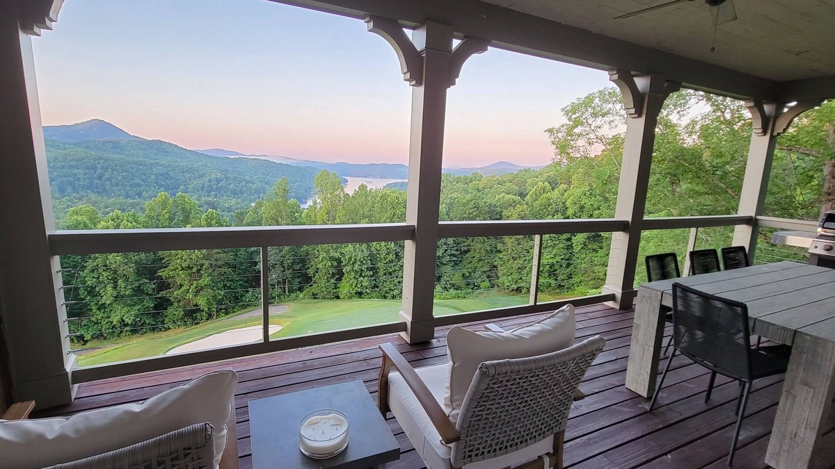 Clayton House | 7 Bedroom Home with Mountain, Golf & Lake Burton Views! Hot Tub. Gated Community