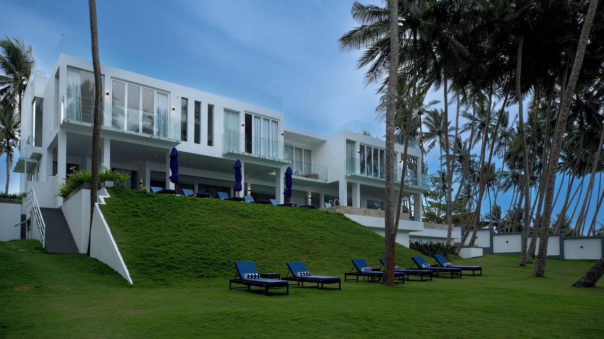Kahandamodara Villa | 7-Bedroom Luxury Beachfront Villa with Private Pool in Tangalle