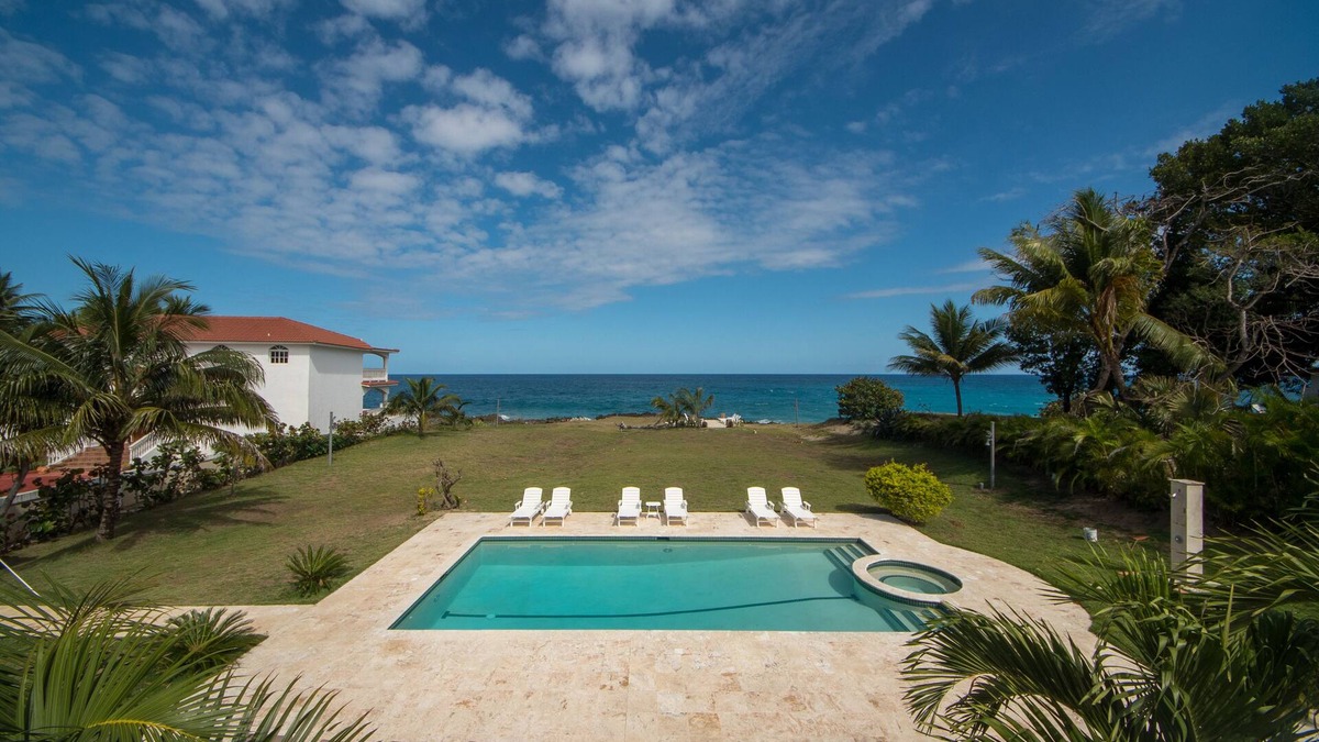 Playa Chiquita Villa | 7-bedroom Oceanfront Villa with Pool, Amazing Sea Views, Guest-Friendly