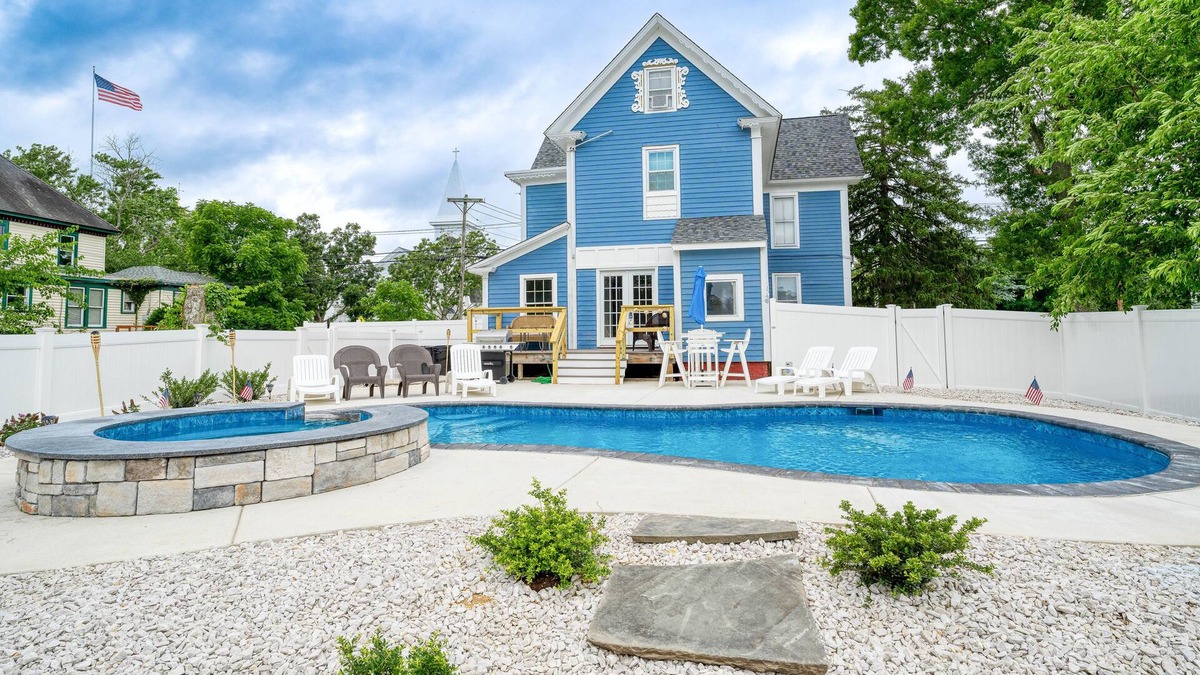 Cape May Court House House | 7 Bedroom | Pool | Volleyball | Beach | Restaurants | Bars