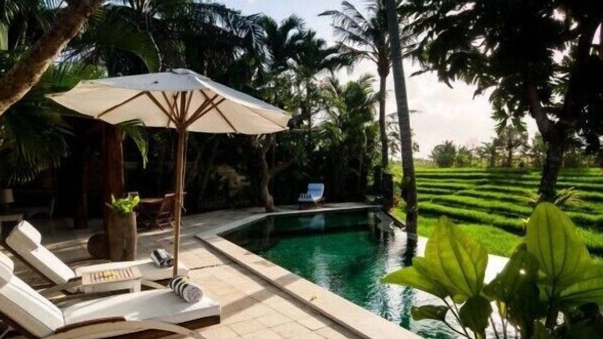 Berawa Villa | 7' by the Beach, 3 BR Amazing View