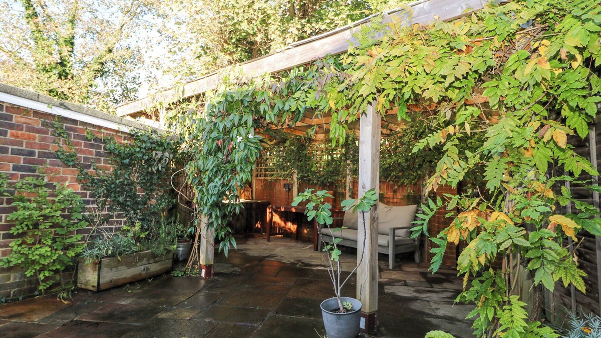 Arundel Cottage | 7 Daltons Place