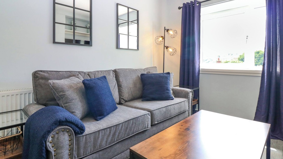 Galashiels Cottage | 7 HIGH BUCKHOLMSIDE, romantic in Galashiels