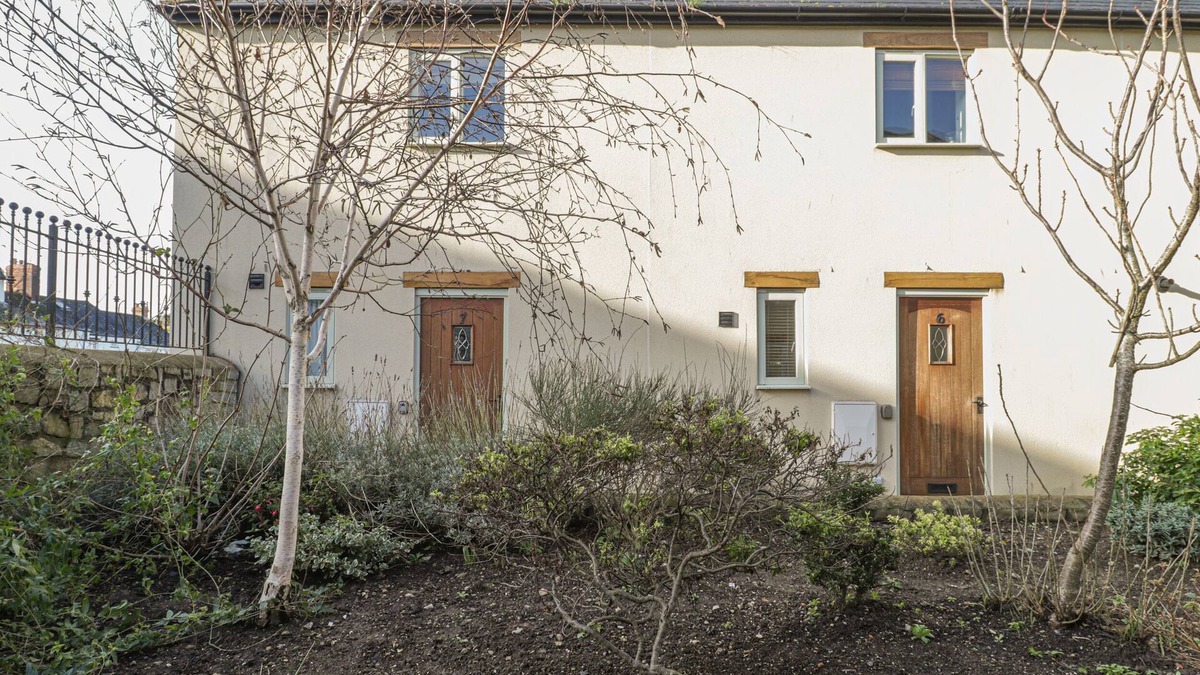 Watchet Cottage | 7 MALT HOUSE COURT, family friendly, with a garden in Watchet