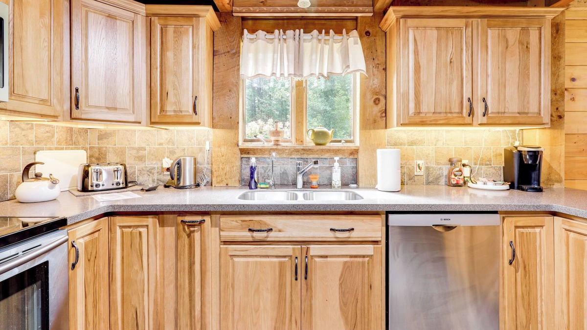 Queensbury Cottage | 7 Mi to Glens Falls: Peaceful Retreat w/Game Room