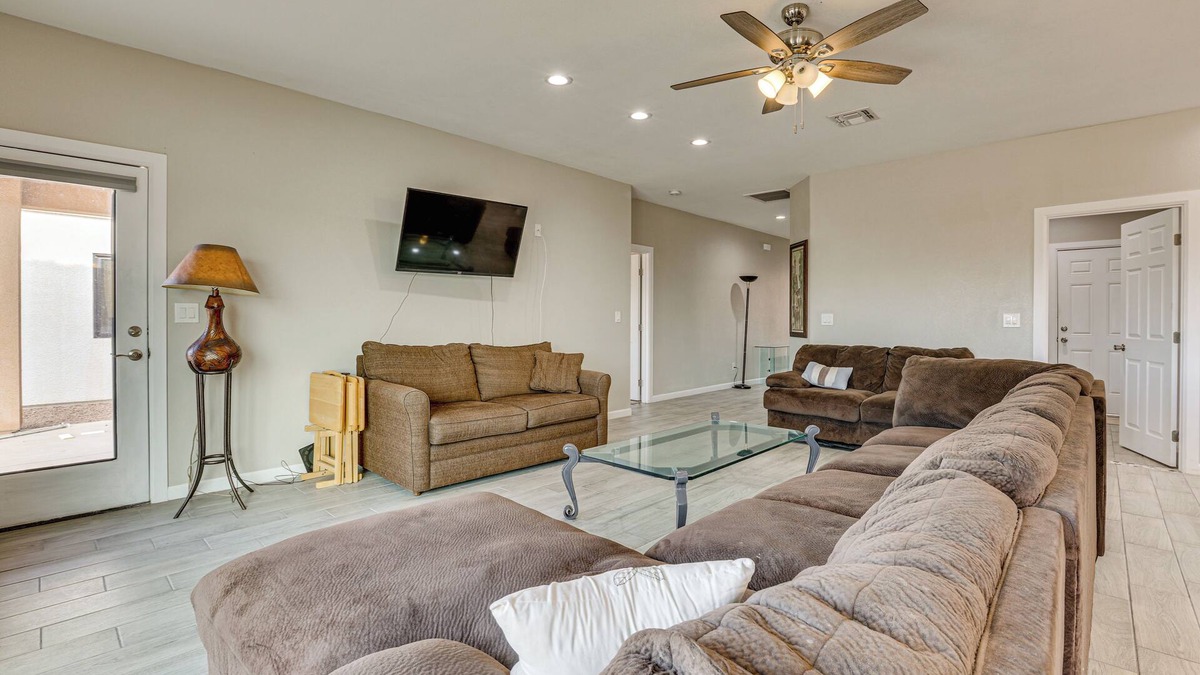 Sunridge Estates House | 7 Mi to Golf: Mtn-View Retreat in Bullhead City