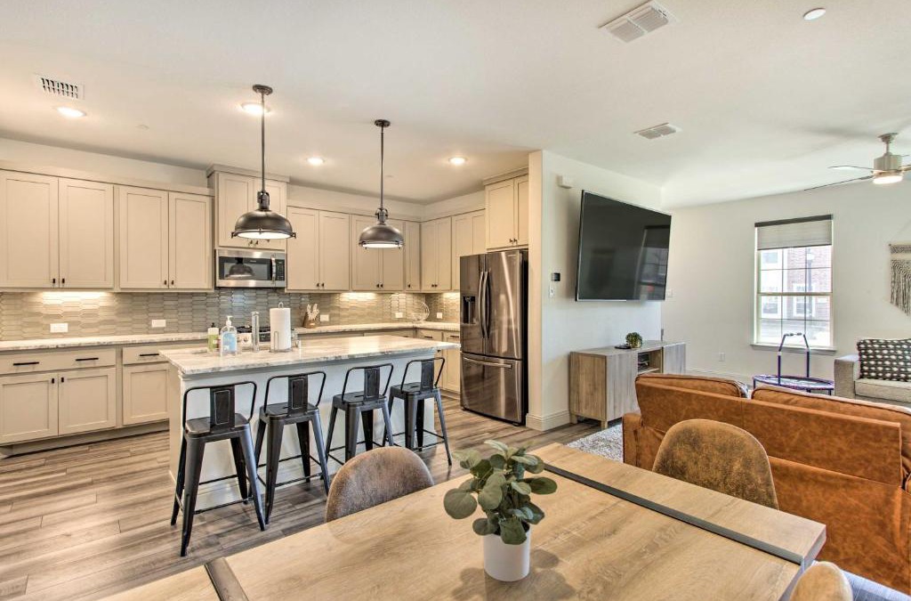 Frisco House | 7 Mi to Lewisville Lake Family Townhome in Frisco