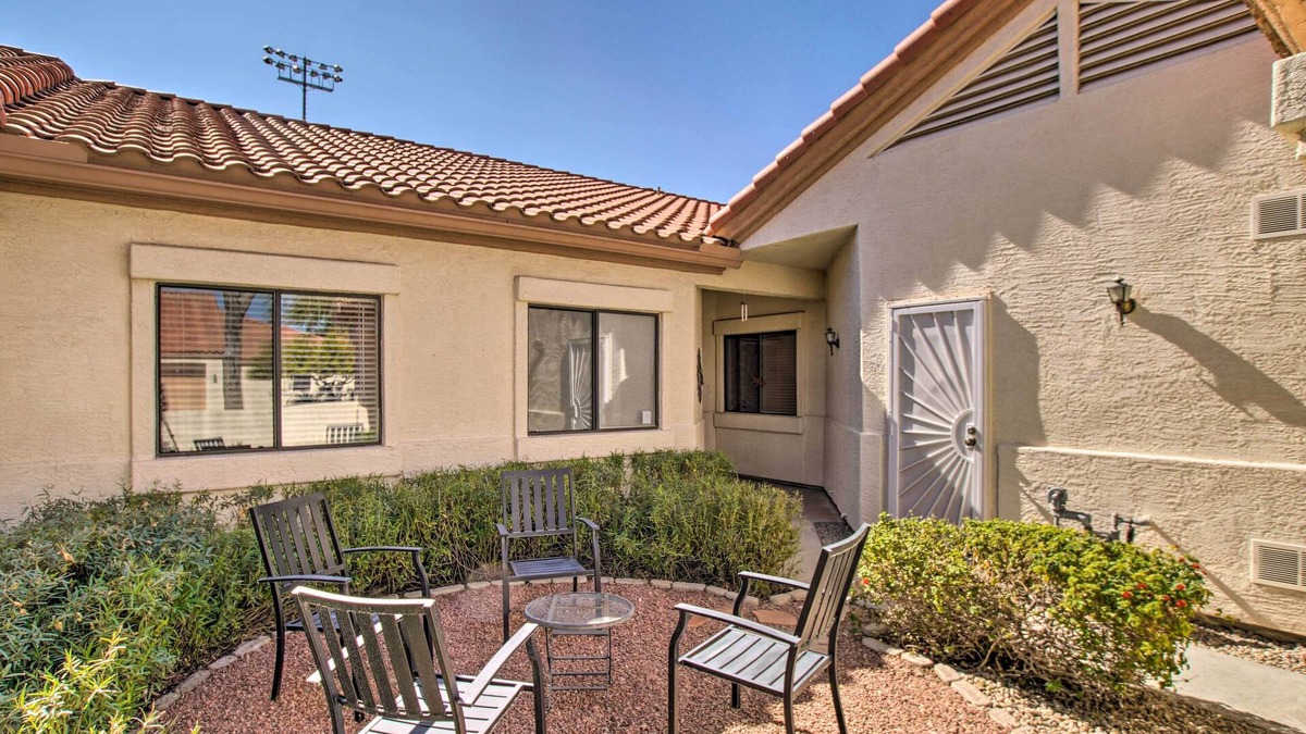 Park Center Place House | 7 Mi to Mill Ave: BBQ-Ready Mesa Townhouse