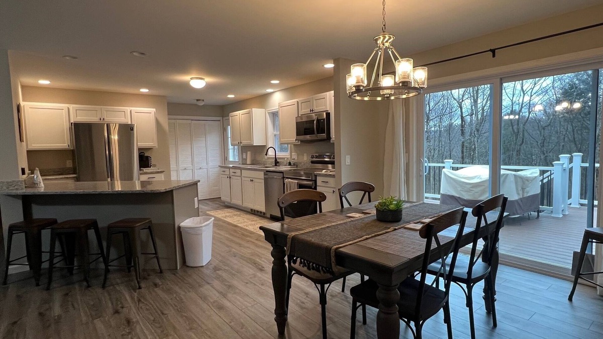 Kresgeville House | 7 min to Blue Mountain Ski Resort /Hot Tub