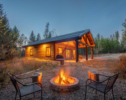 Coram House | 7 Min To Glacier, Fire Pit, Great Memories