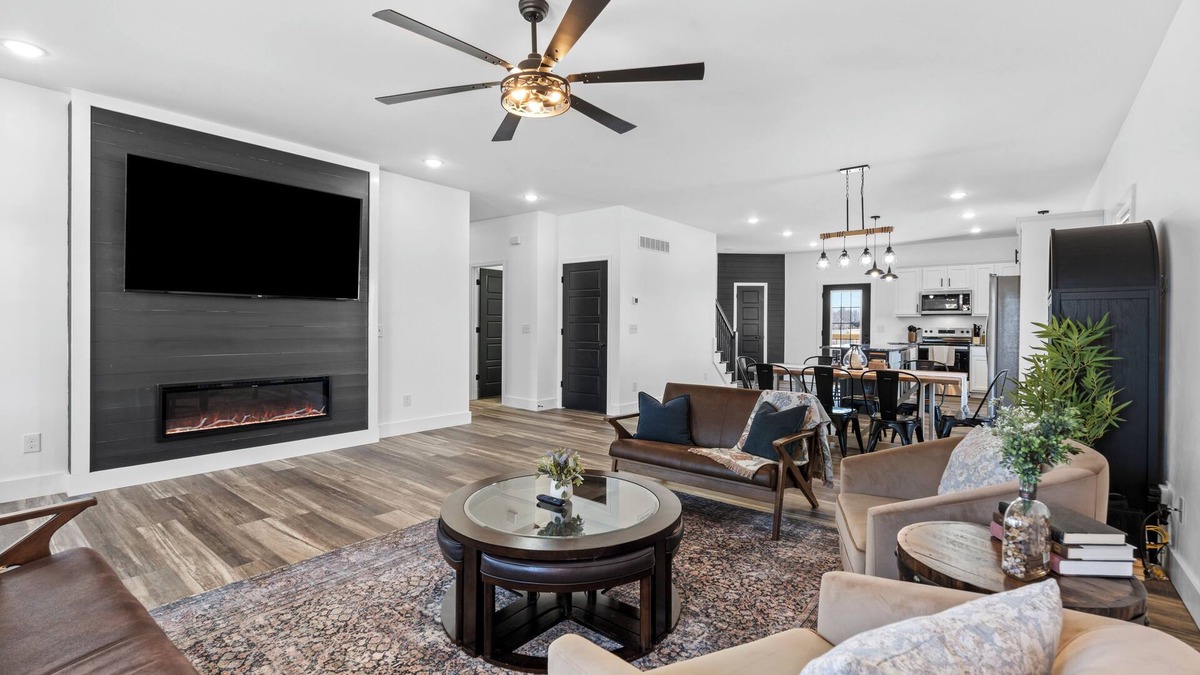 Lawrenceburg House | 7 min to Wild Turkey and Four Roses - Sleeps 10 - Patio with Grill and View