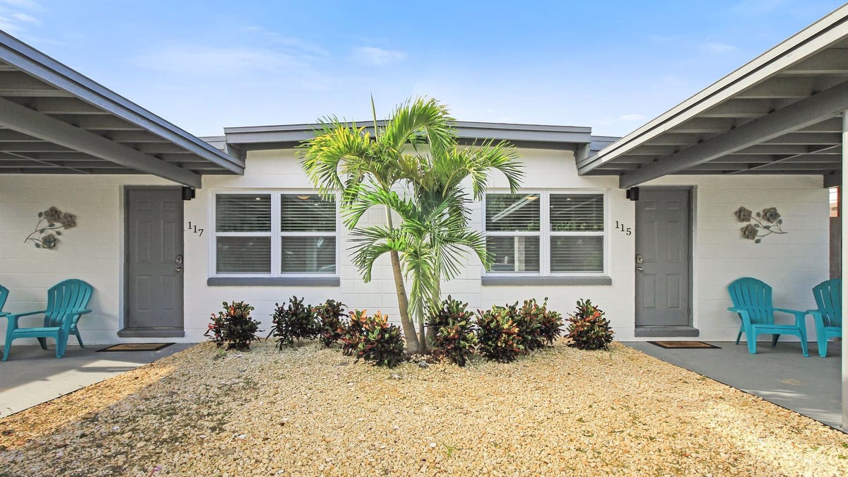 Port Canaveral House | 7 Minute Walk to the Beach - BBQ - Beach Gear