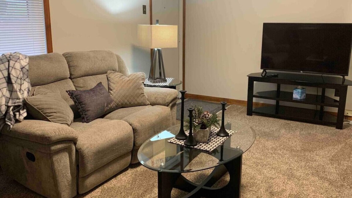 Altoona House | 7 minutes from UPMC Altoona cheerful 2bedroom home