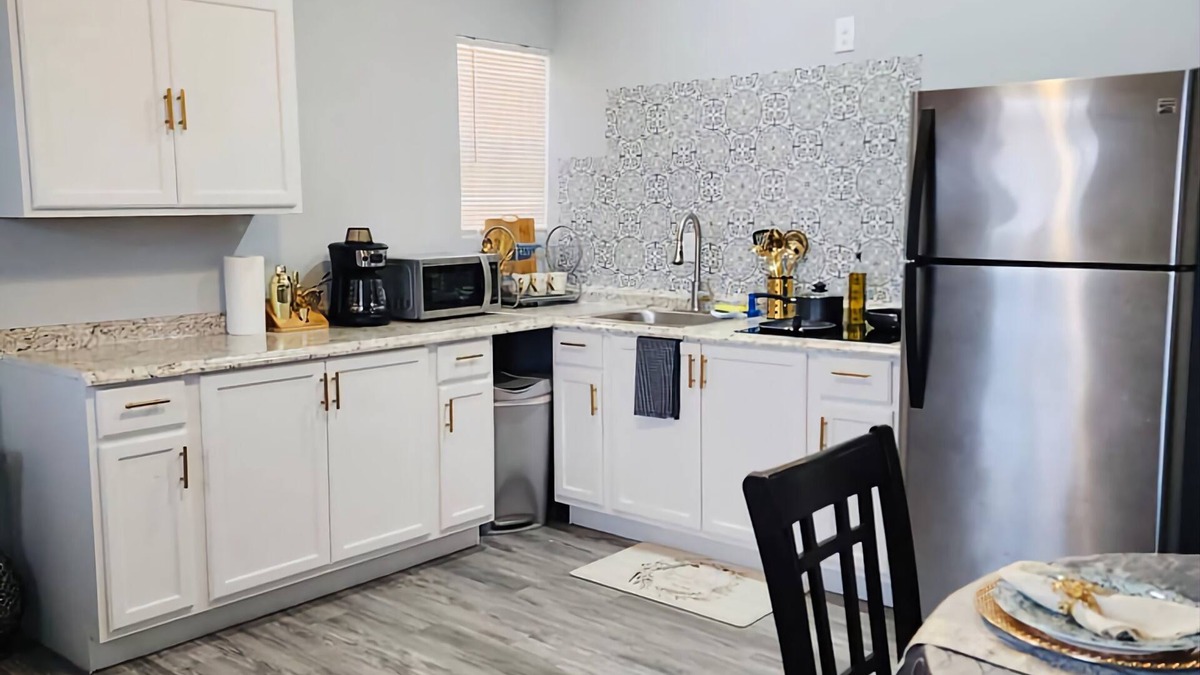 Eagle Pass Cabin | 7 minutes to the Lucky Eagle Casino! Cozy brand new Cabin.