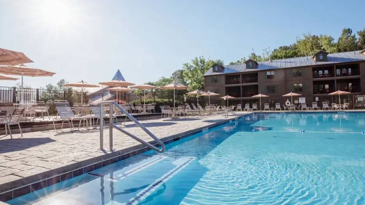 South Lee Villa | 7 nights in our 1 br, full kitchen villa. Only 110 per night