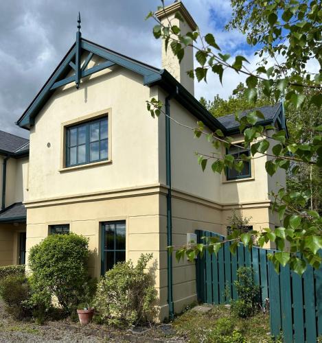Kenmare House | 7 Oakwood Manor Kenmare