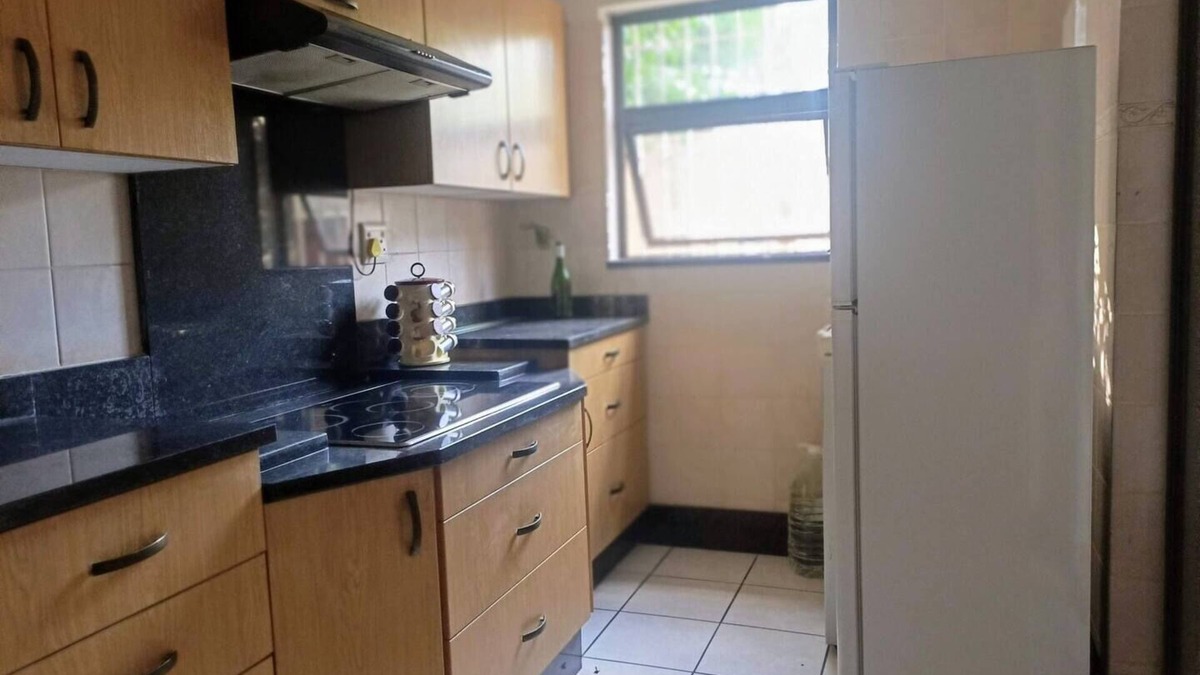 Bedfordview House | 7 on School - cozy guesthouse close to airport