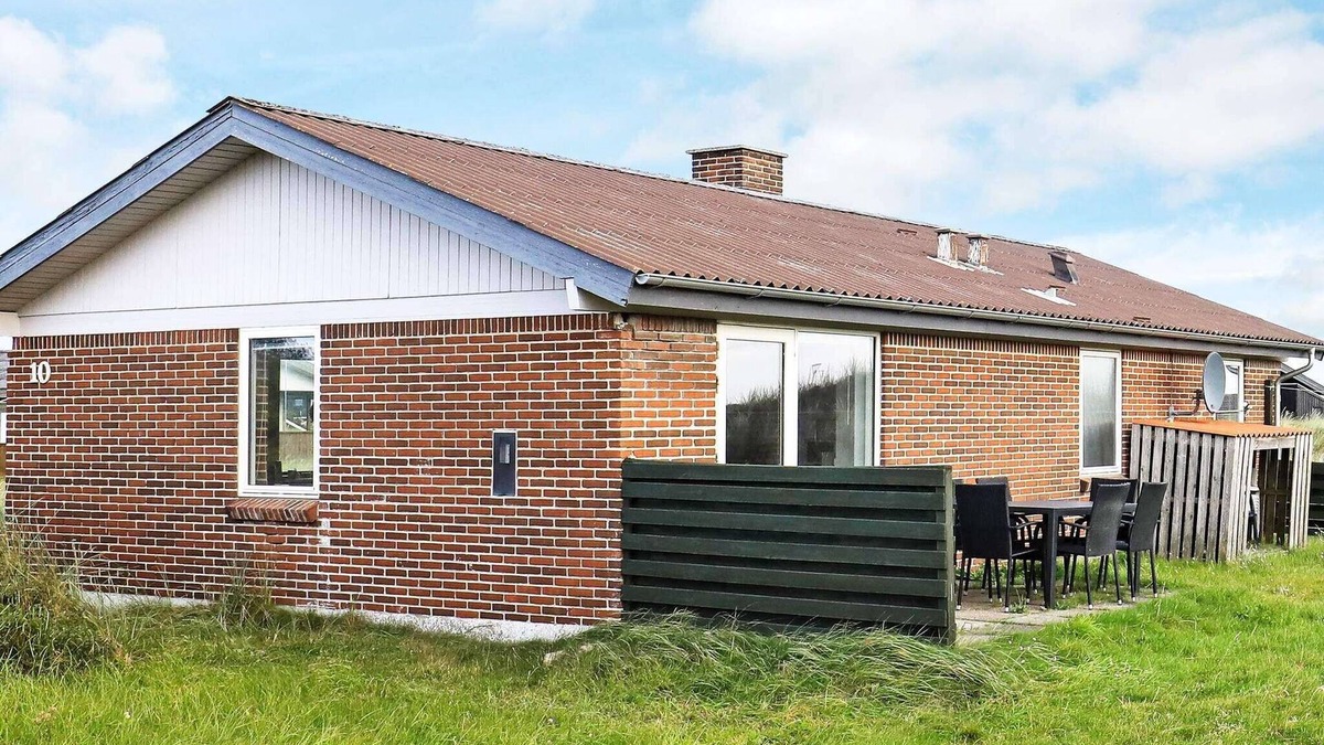 Lild Strand House | 7 person holiday home in Frøstrup