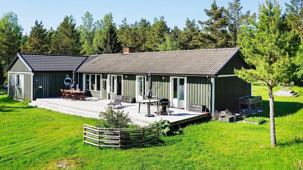 Osthammar Municipality House | 7 person holiday home in GRÄSÖ
