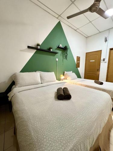 Kuala Berang House | 7 STAY#1 - 1 Room for 3 Pax at Kuala Berang -Best Travelers Stay